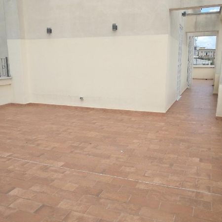Apartment Via Raffaele Balestra Рим Екстериор снимка